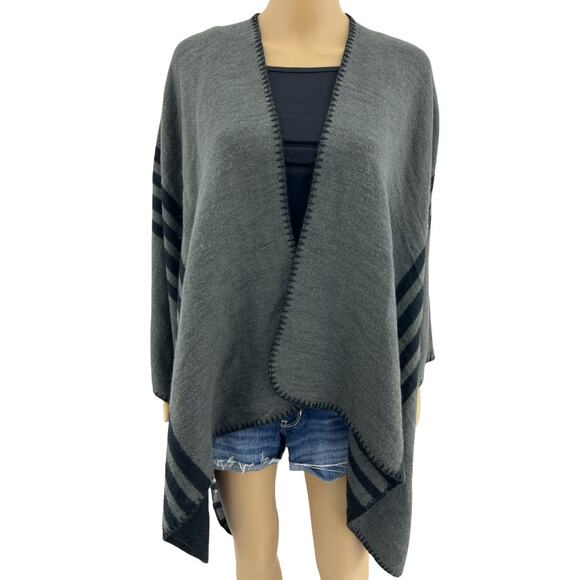 BB Dakota OS Black Gray Striped Reversible Wrap Shawl Cape Womens One Size - Picture 2 of 6